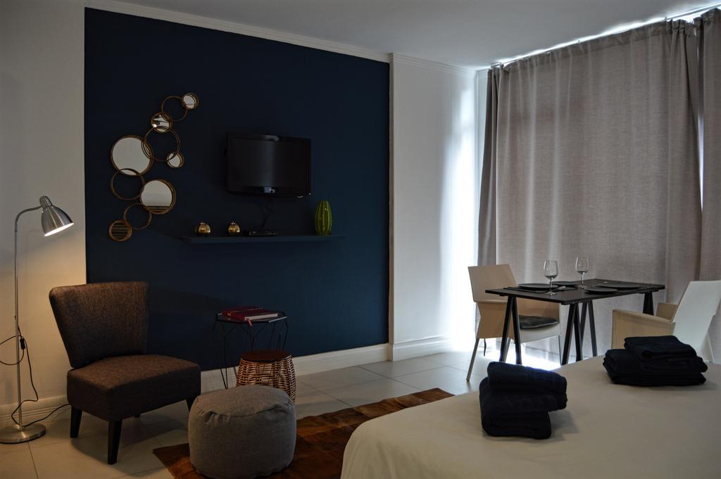 Appartement Urban Oasis At The Four Seasons à Le Cap Extérieur photo
