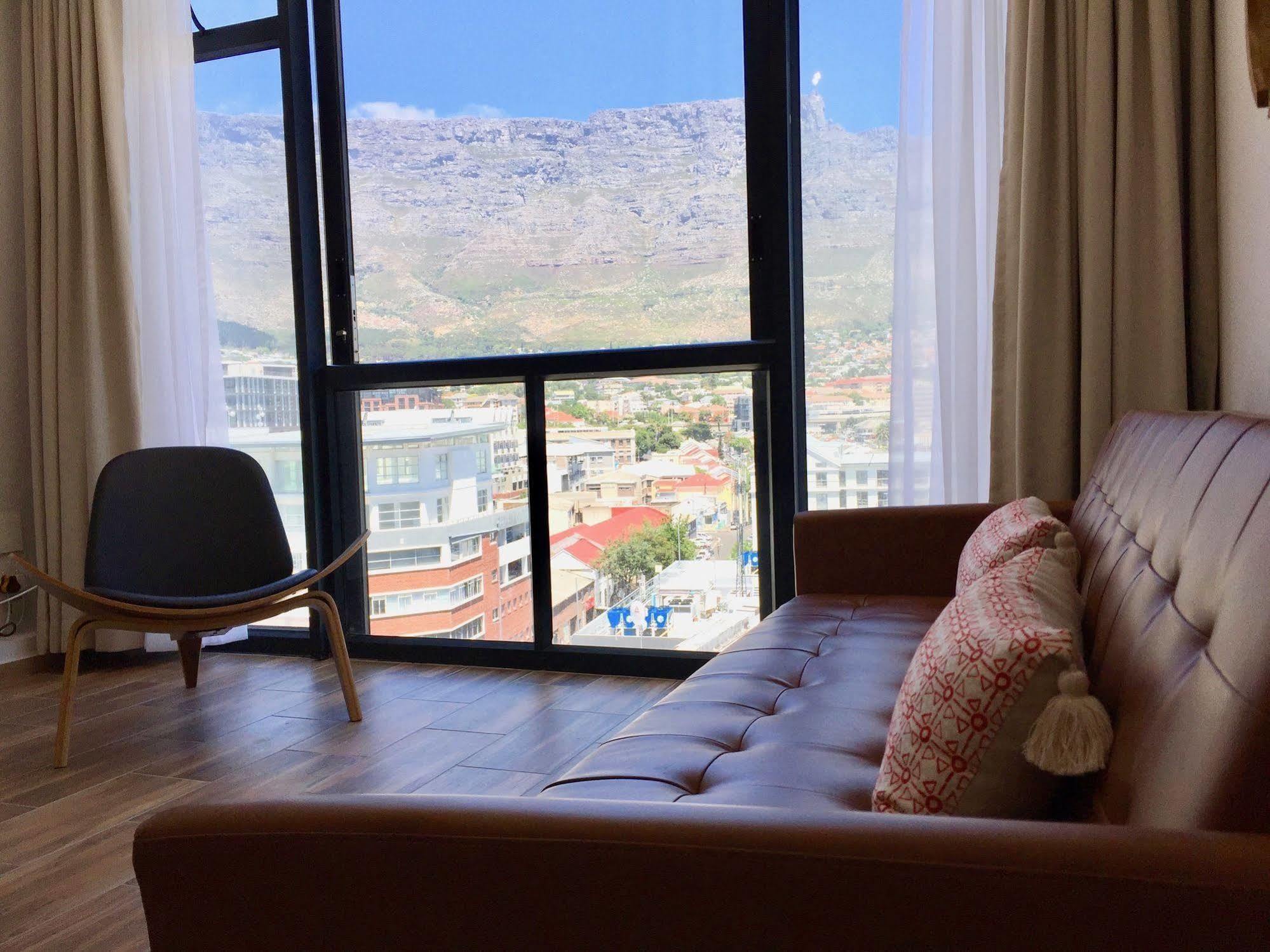 Appartement Urban Oasis At The Four Seasons à Le Cap Extérieur photo