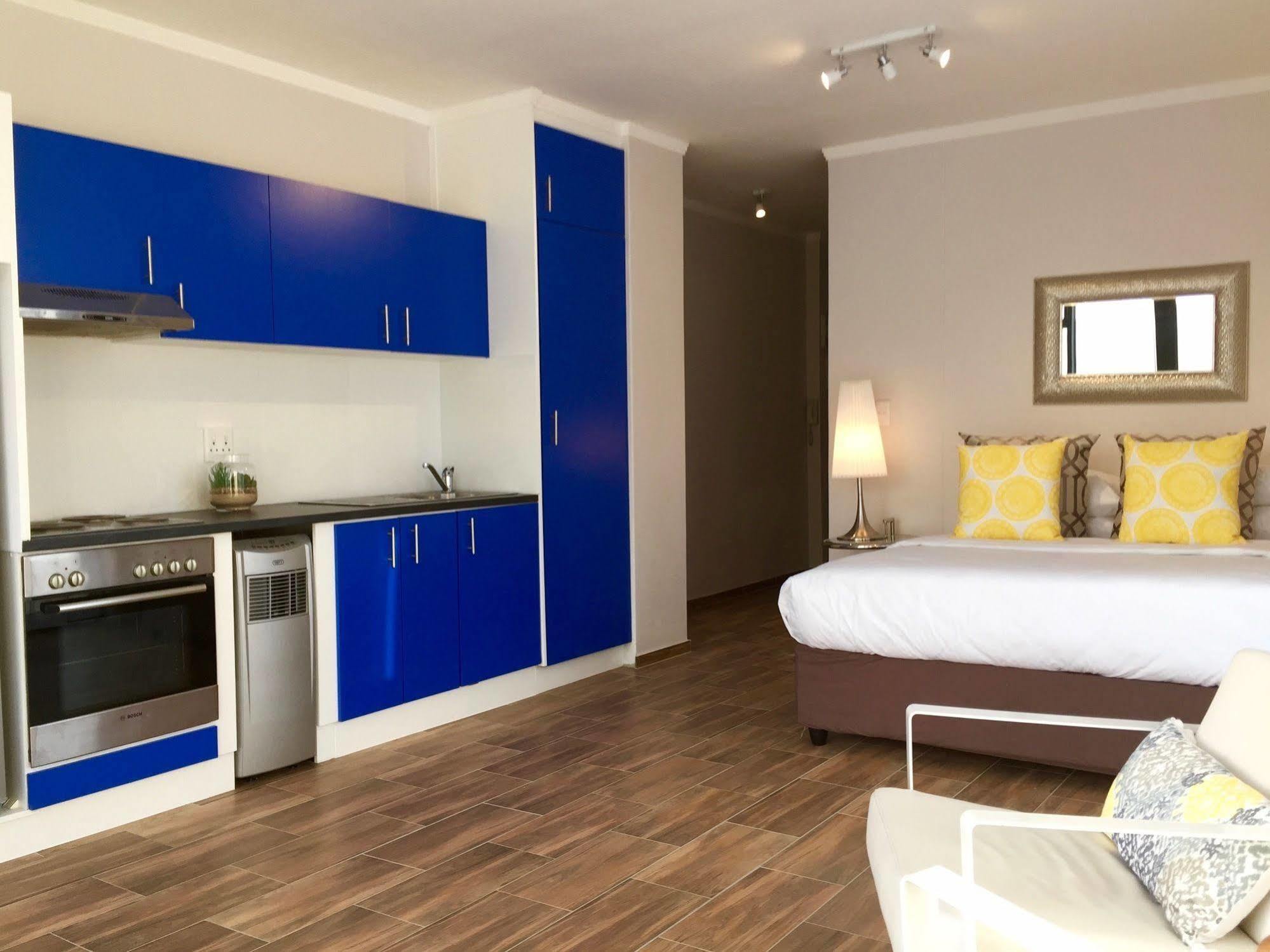 Appartement Urban Oasis At The Four Seasons à Le Cap Extérieur photo