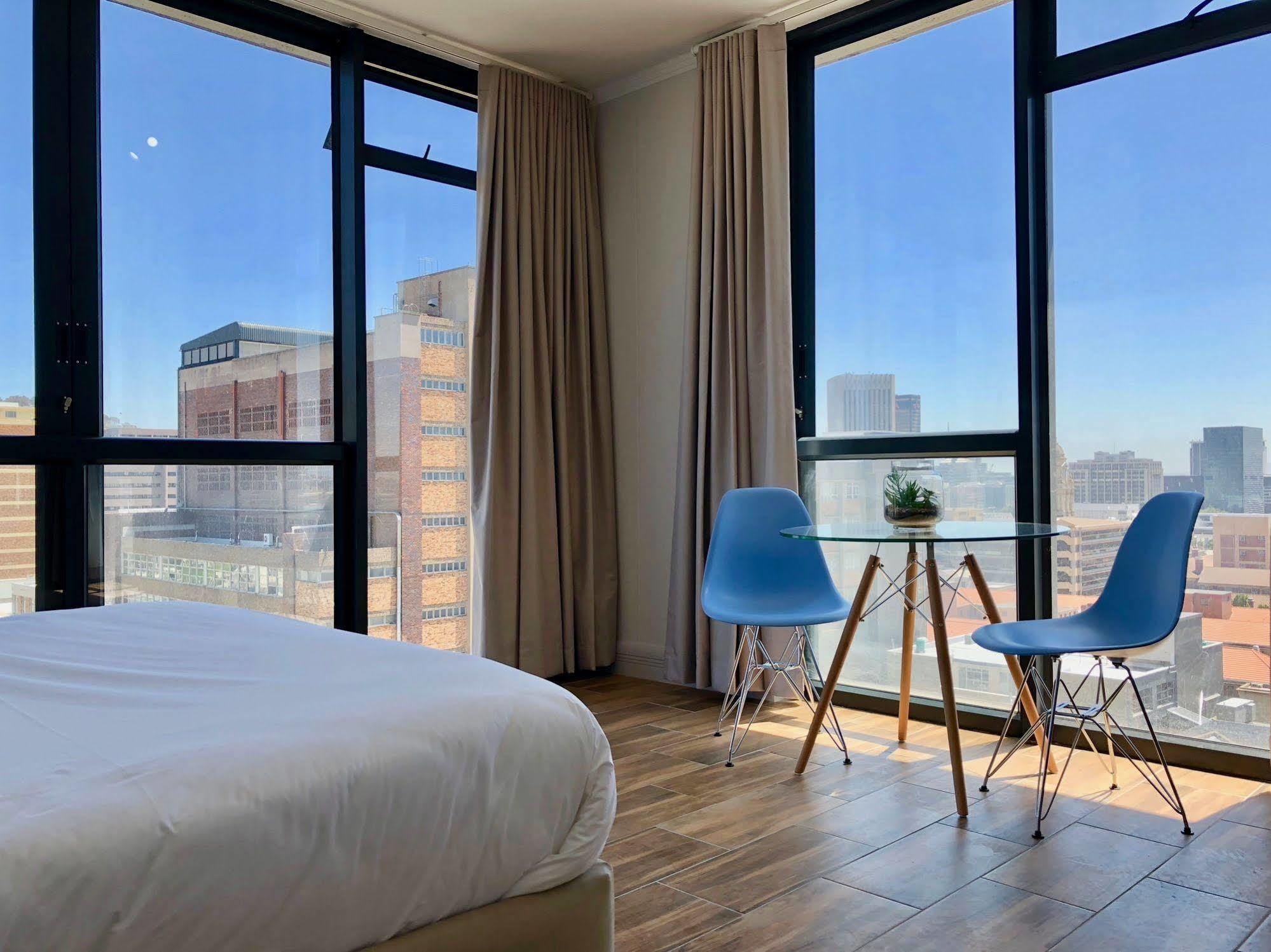Appartement Urban Oasis At The Four Seasons à Le Cap Extérieur photo